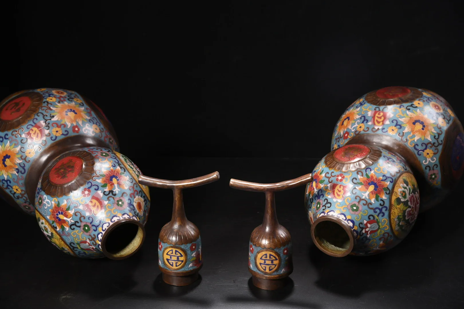 

23"Old Xizang Folk Collection Old Bronze Cloisonne Enamel Lotus Pattern Gossip Gourd Amass wealth Ornaments Town house Exorcism
