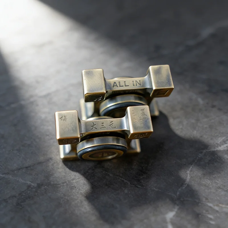 Vintage Messing Fidget Spinner Stressabbauendes Spielzeug EDC Desktop Ornament Tragbares Stressabbau- und Entspannungsspielzeug