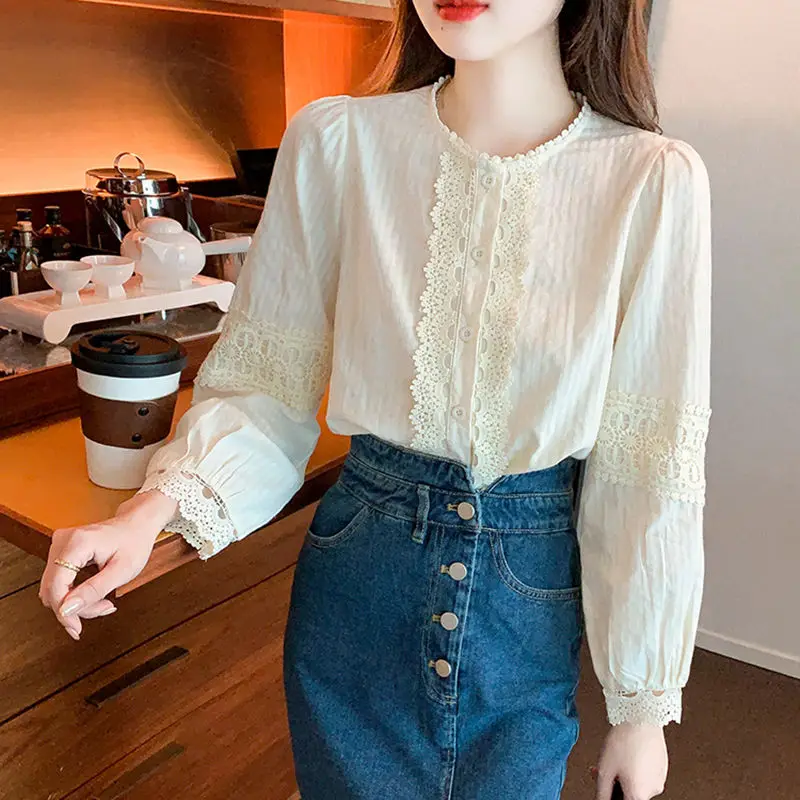 Sweet O-Neck Spliced Button Lace Blouses Women\'s Clothing 2023 Autumn Winter Loose Casual Tops Princess Sleeve Shirts