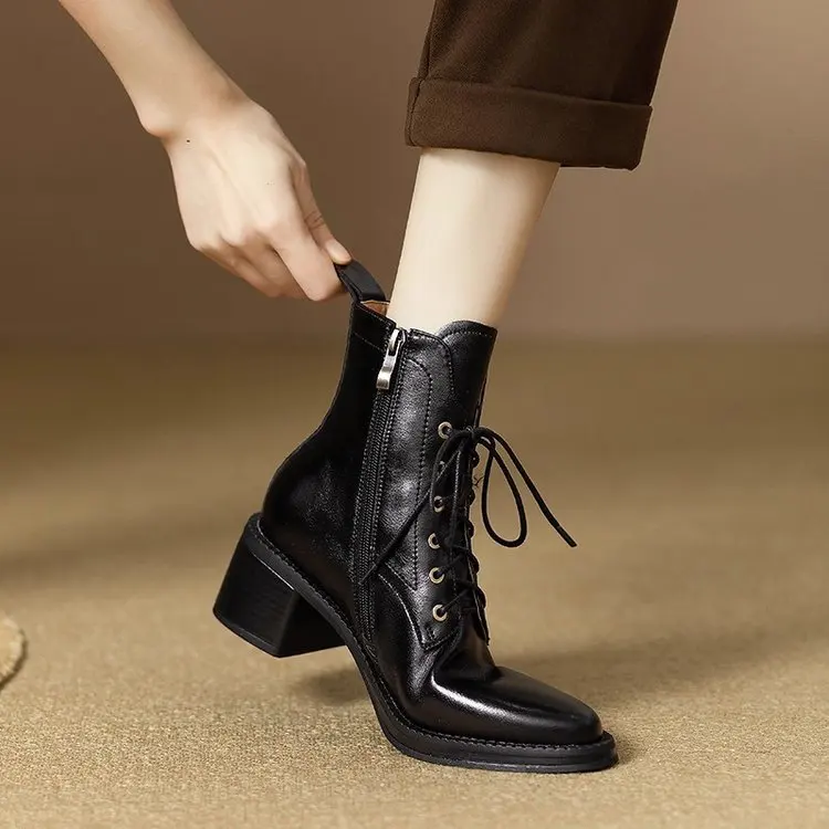 Chelsea Short Boots 2025 Autumn/Winter New Leather Coarse Heel Pointed Lace up Women's Boots Women's British Style Retro
