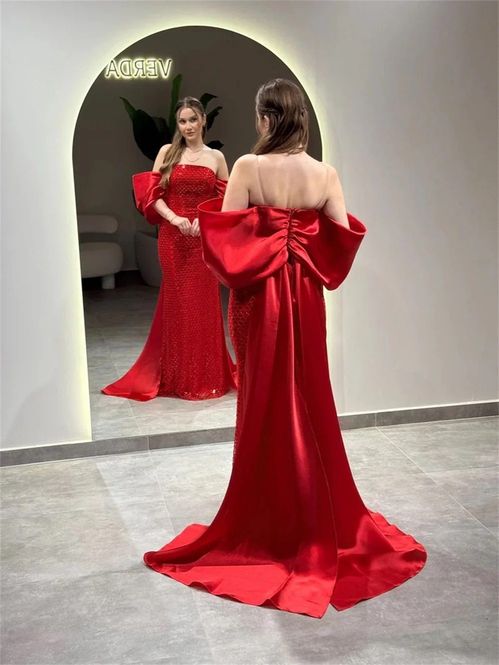 فستان كاثي مخصص باللون الأحمر قبالة الكتف حورية البحر للحفلات الراقصة بسيط بسحاب خلفي من vestidos de noiva سويب تراين فساتين سهرة 2025