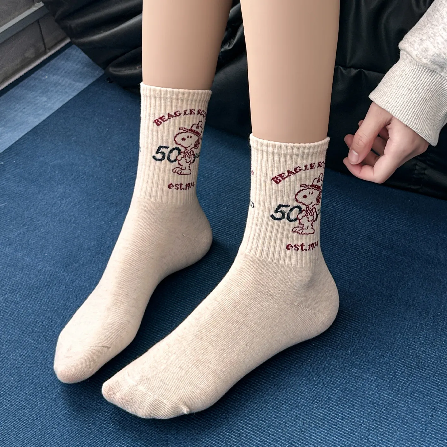 5pcs Snoopy New Premium Snoopy Socks Sports Cotton Autumn and Winter High Socks Women's College Style Ins Cotton Socks Girl Gift - view 5