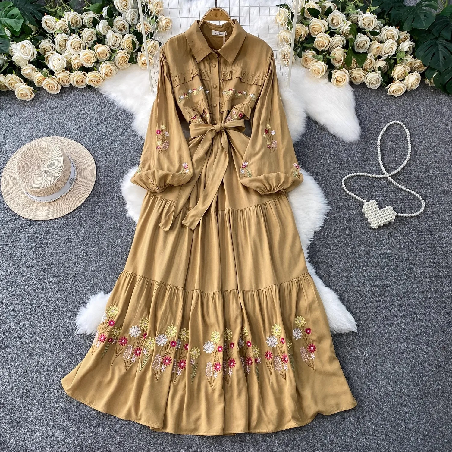 Abito ricamato Boho con maniche a lanterna con risvolto Abito estivo da donna monopetto con volant Abito lungo casual da spiaggia