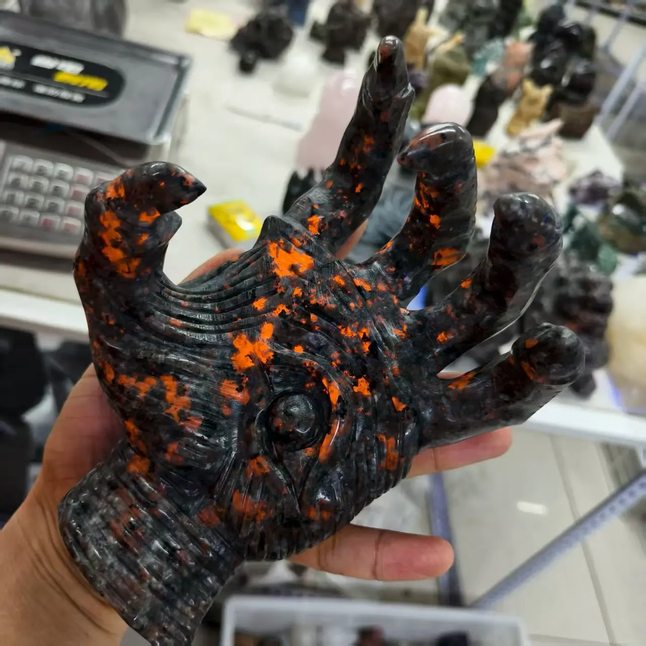 15-18cm Natural Flame Stone Ghost Hand, Crystal Quartz Flame Primordial Stone Handcrafted Carved, Ghost Hand, Mineral, Healed