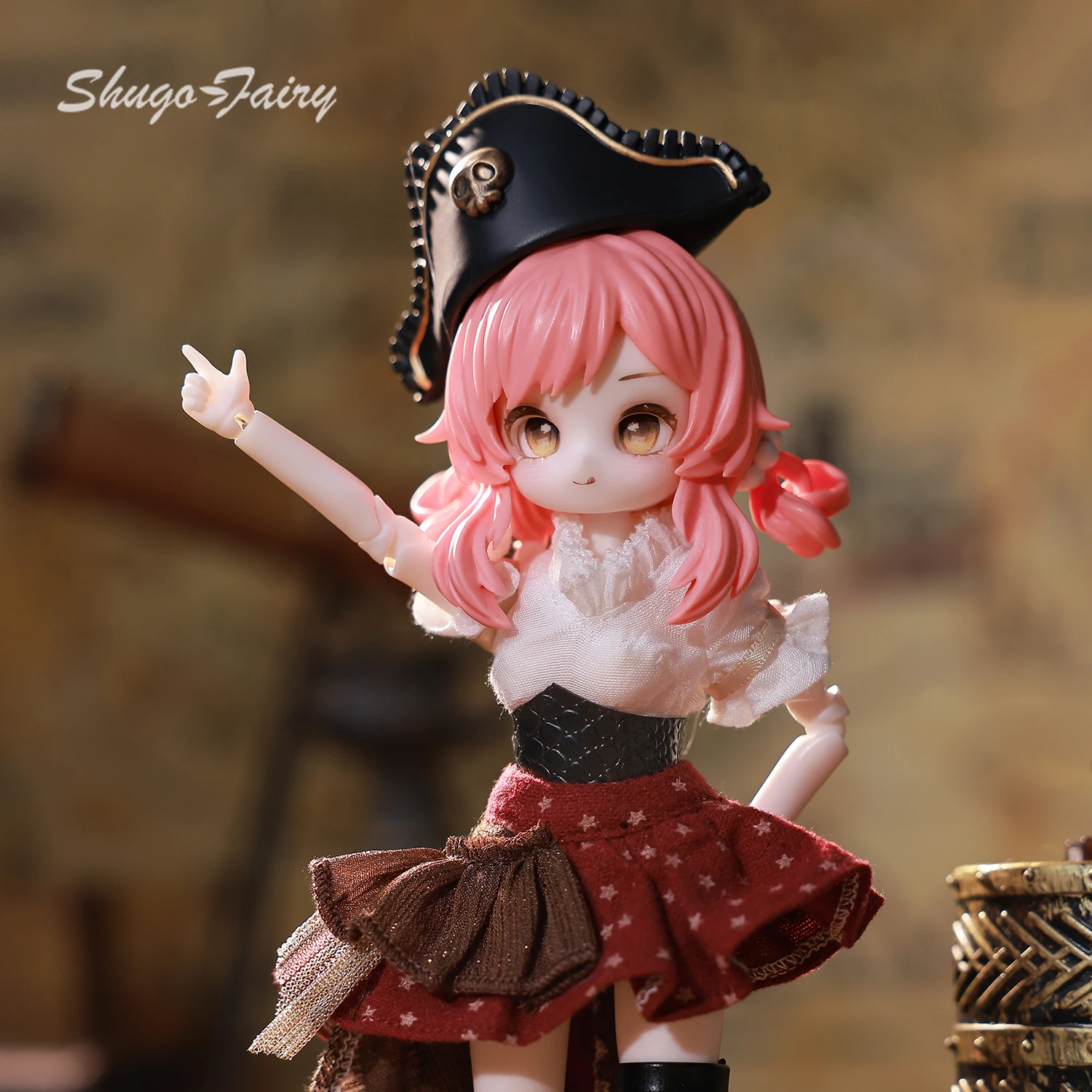 Figurki BJD w Blind Boxach 1/8 Falowane Włosy Pełny Zestaw Figurka Anime Kobieta Kapitan Ekspedycji Strój Pirata Peruka z Żywicy Wróżka Shuga
