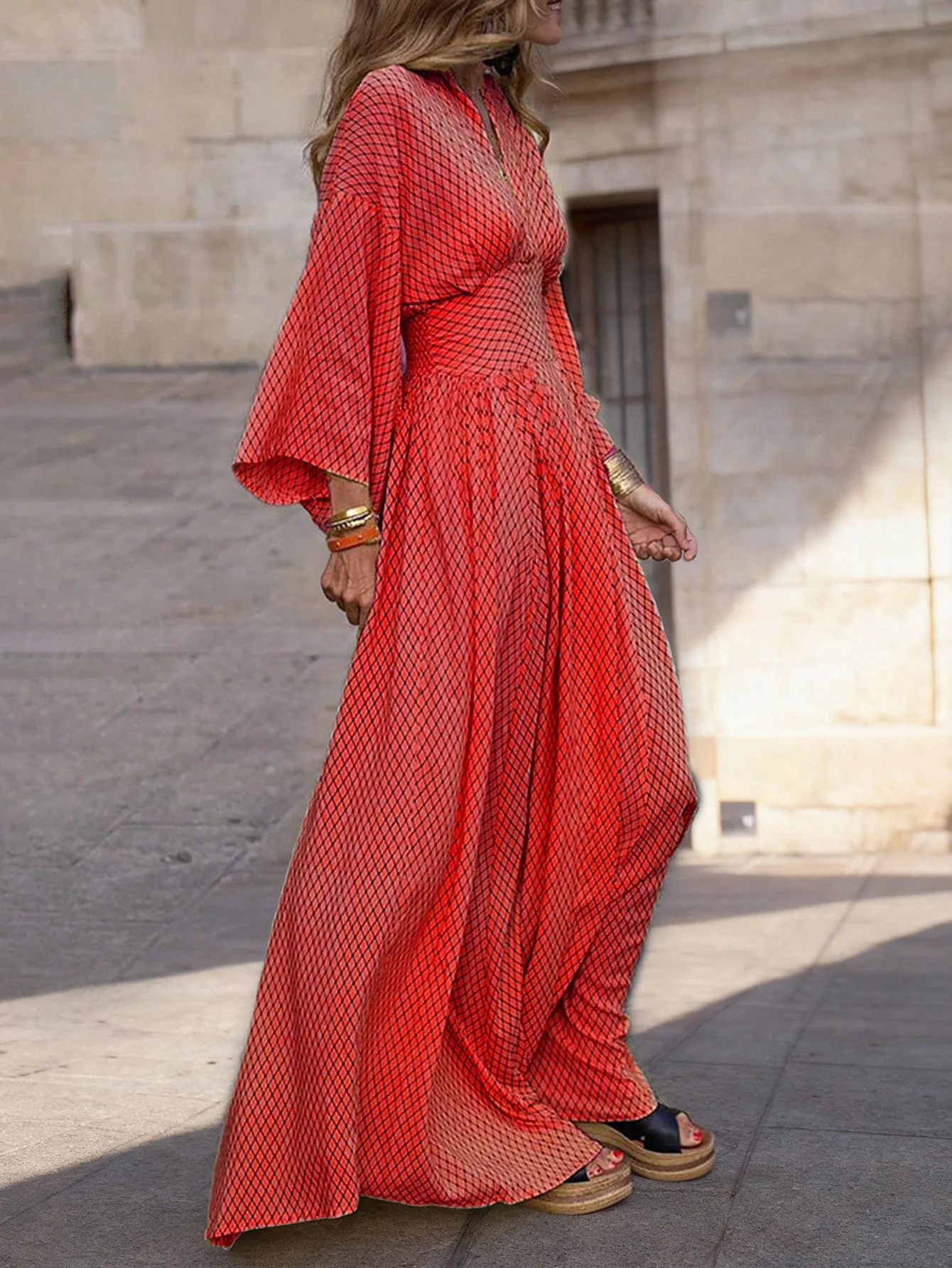 

Red Geometric Print V-Neck Maxi Dress with Bell Sleeves, Loose Fit