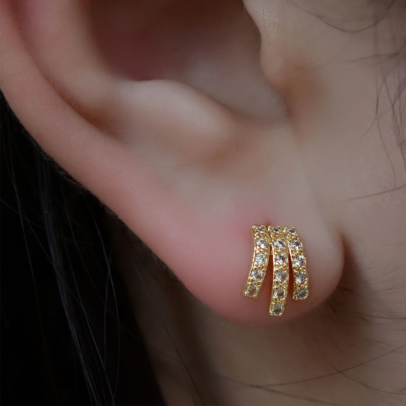 1 Stück Edelstahl-Knorpelstecker-Ohrringe, hypoallergen, zierlicher flacher Helix-Tragus-Piercing-Schmuck für Damen – Detail 19
