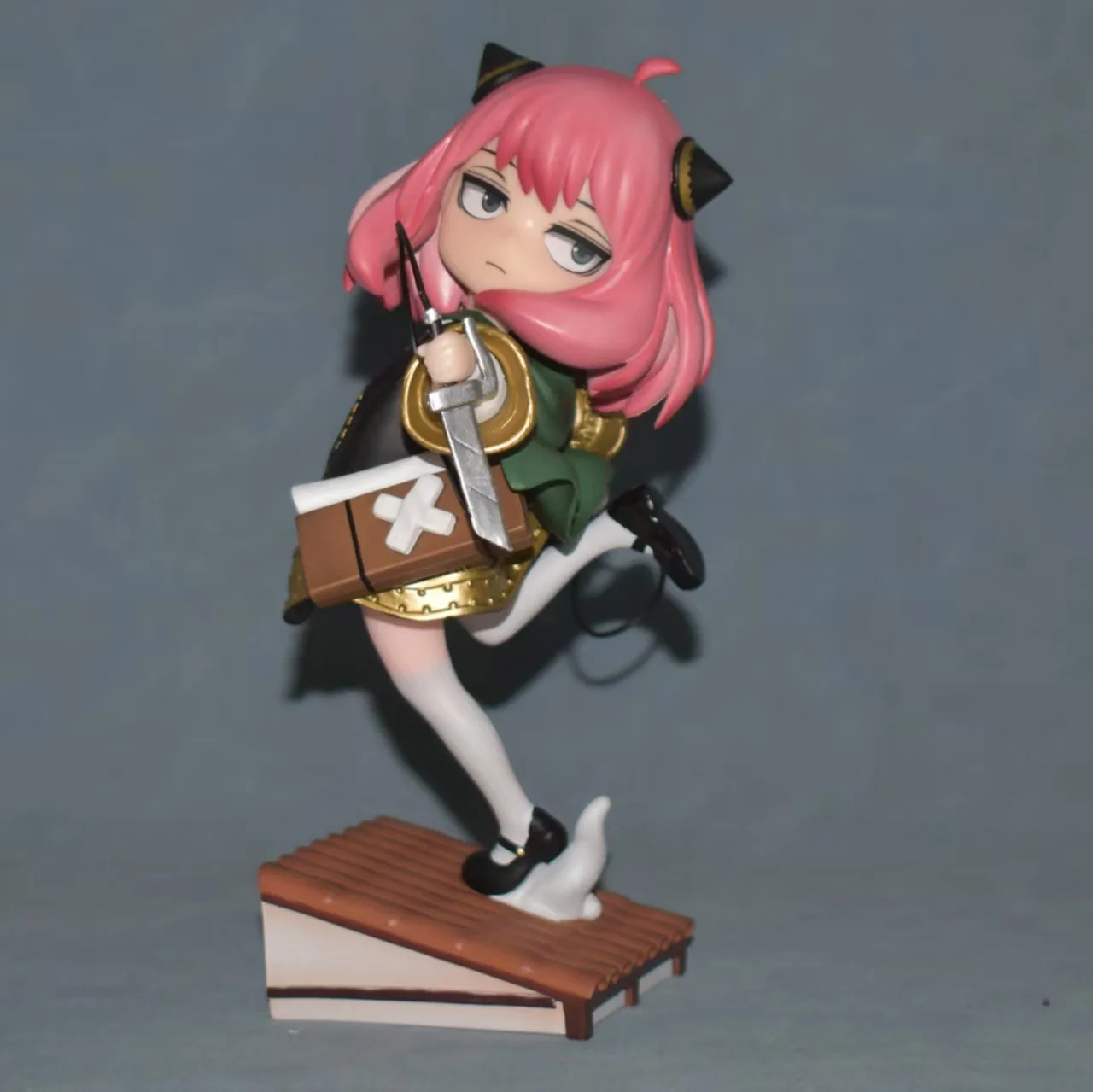 

18cm Anya Cosplaying As Levi - Spy X Family - Anime Statue Figure, 2d Anime Beauty Collectible Model Desktop Decoration Gifts