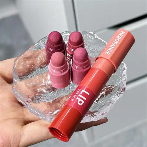 Imagen 2 del producto Kit de lápiz labial mate 4 en 1, tinte de labios rojo Sexy de terciopelo, taza antiadherente, lápiz labial multicolor, juego de cosméticos para maquillaje de labios