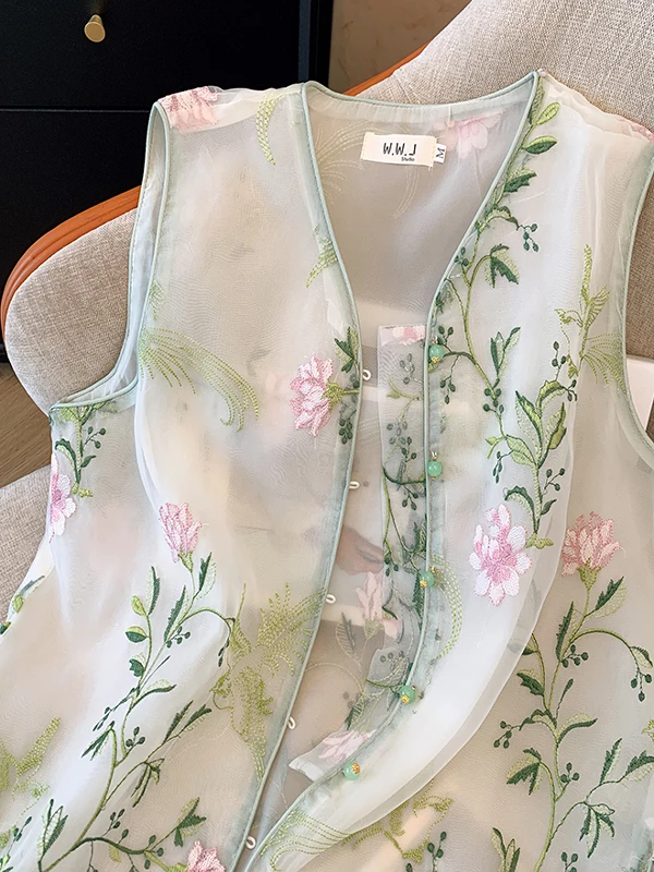

New Chinese Sle Embroidered Vest Women's Summer Thin Loose Svel Top V-Ne Single Button Plant Floral Design