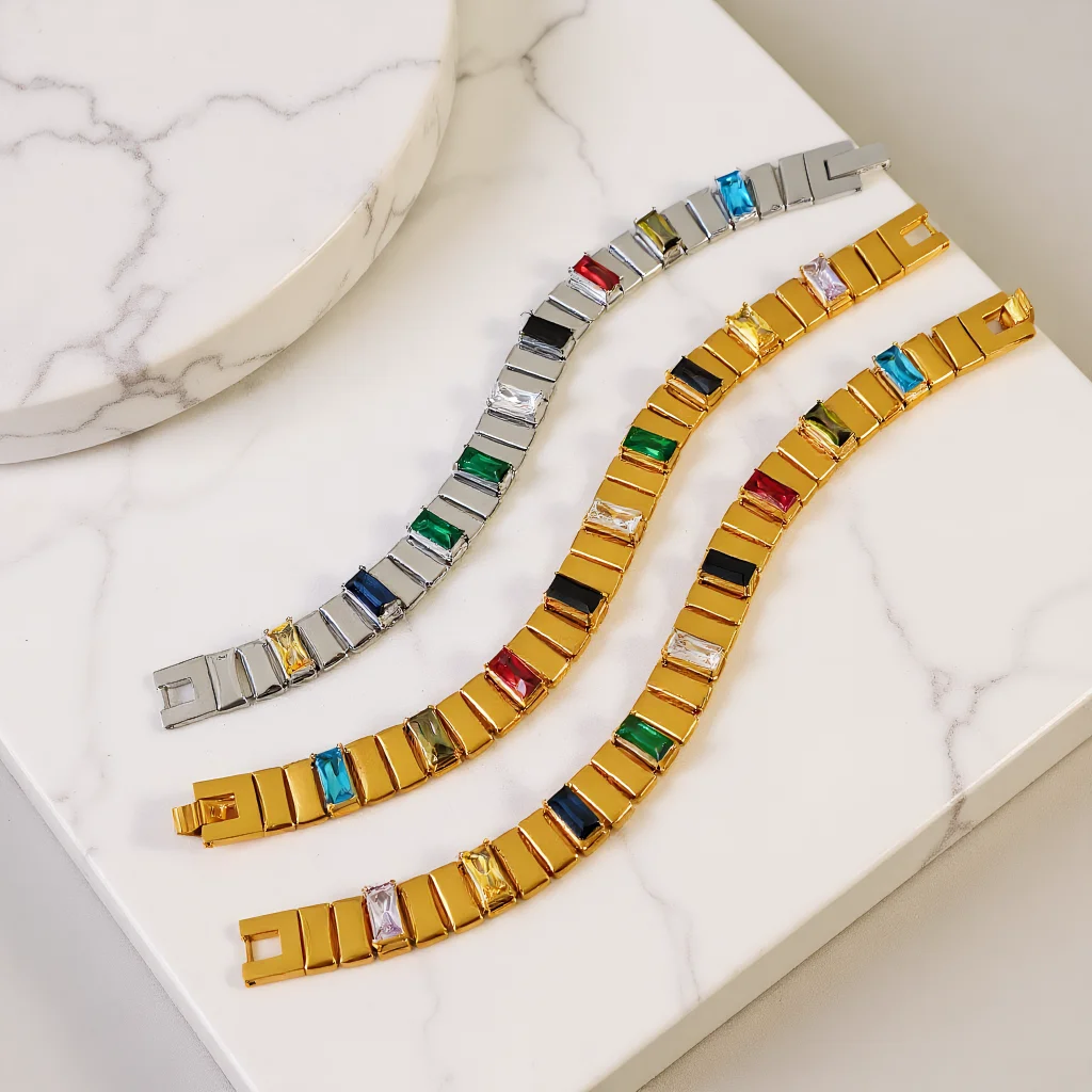 

Niche Design Vintage Zircon Bracelet 18K Gold Plated Titanium Steel Luxury Bangle Jewelry for Women