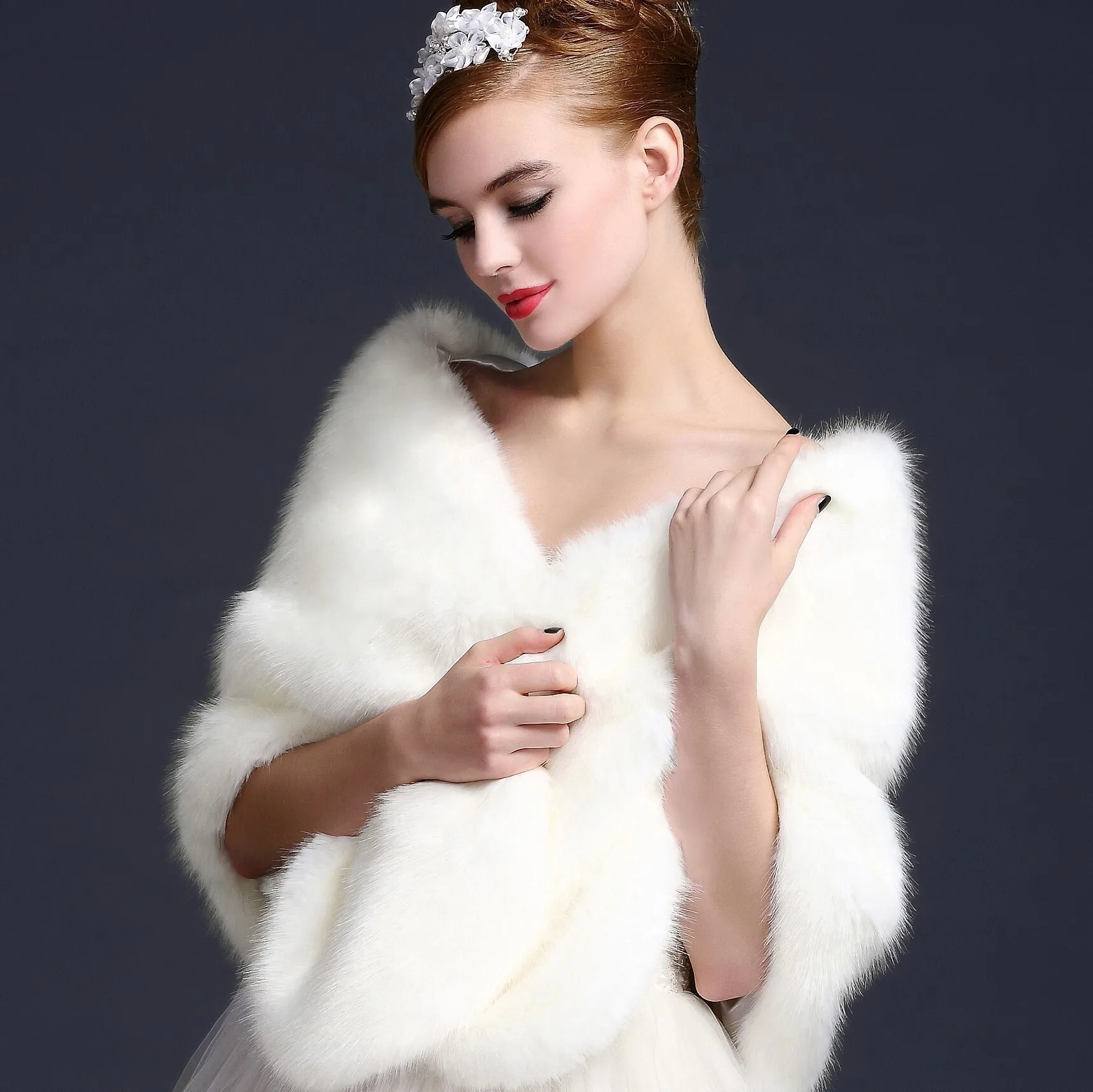 WHTREND الخريف الشتاء الدافئة الزفاف الزفاف تقليد الثعلب شال فرو مساء اللباس عباءة