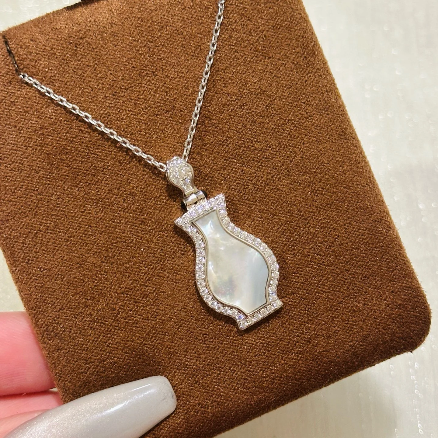 100% 925 Sterling Silver Pave Zircon Natural White Shell Water Bottle Shape Necklaces For Women Fine Jewelry