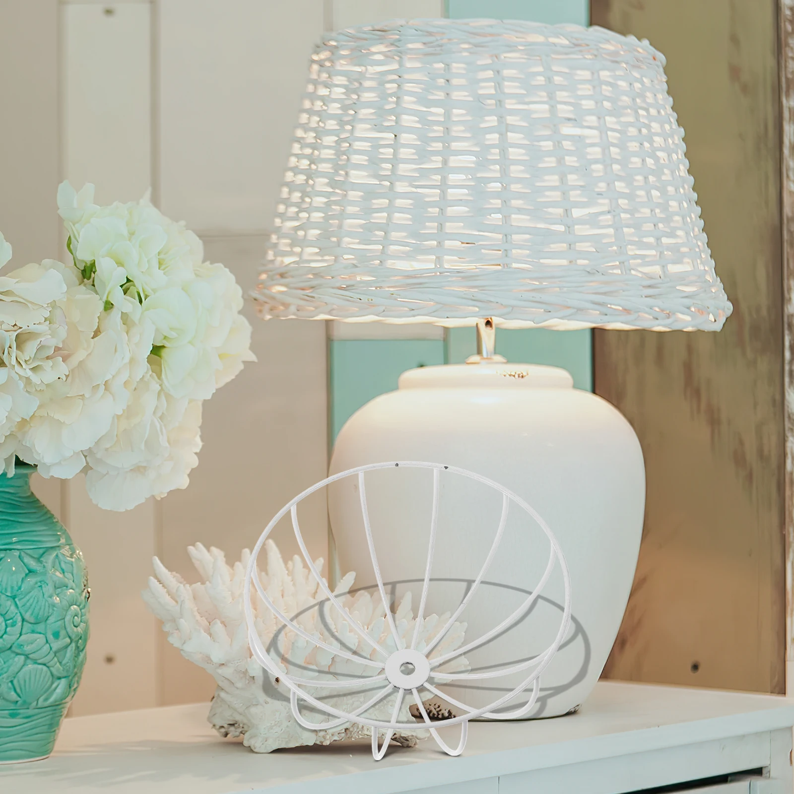 

Retro Iron Lampshade Frame 18.5cm Diameter 9.5cm Height White Stable Bracket for Table Lamp Pendant Light Shades Holder Easy