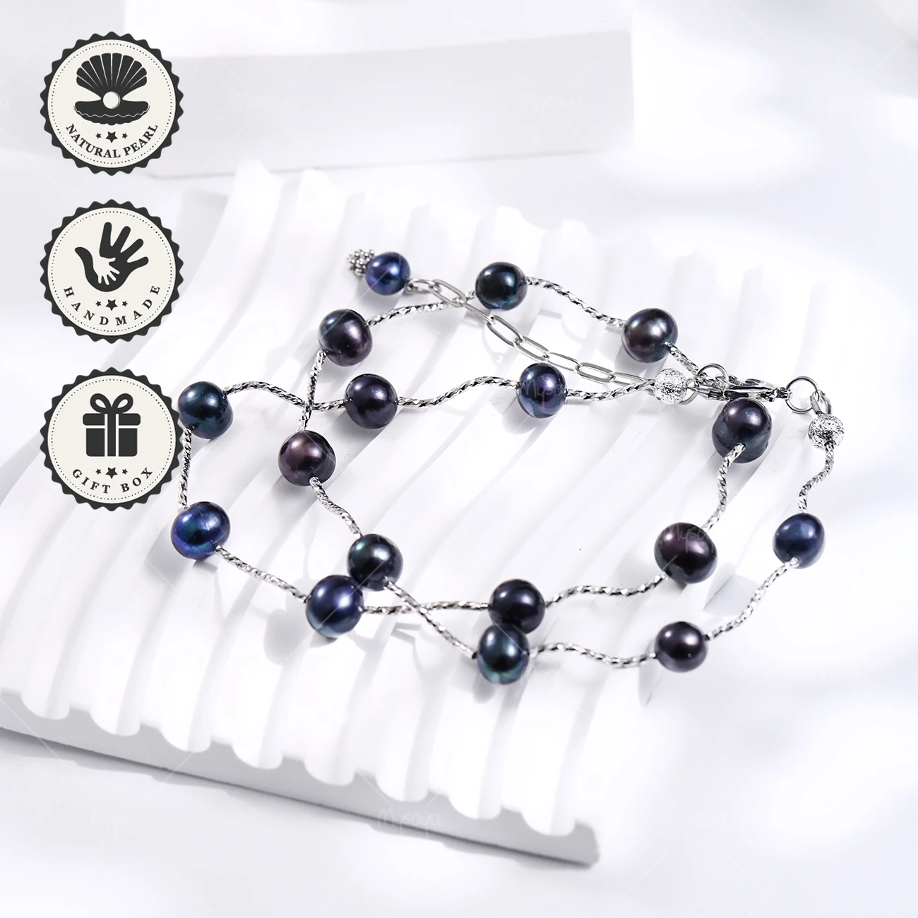 

Ожерелье MYSOYA из черного пресноводного жемчуга 9-10 мм с серебристым волнообразным акцентом и застежкой в форме сердца, в подарочной коробке, подарок на день рождения, подарок на День святого Валентина