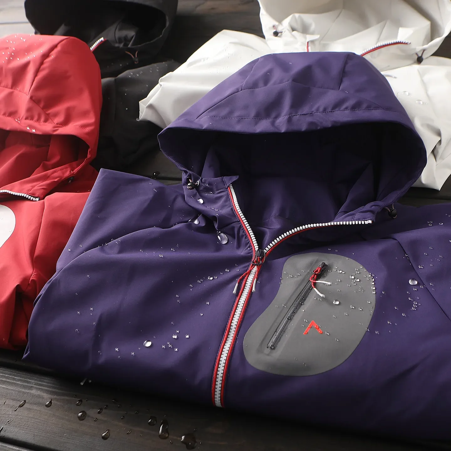 Outdoor men's and women's spring and autumn casual waterproof and breathable hooded soft shell jacket