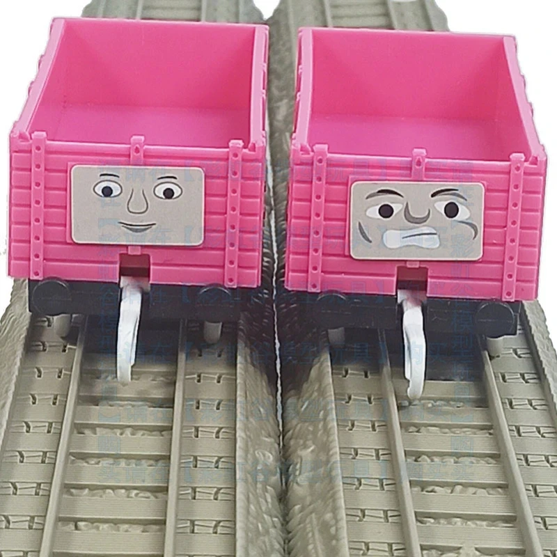 W magazynie Pociąg z różową bu – Toy Train Track Set recenzja i cena