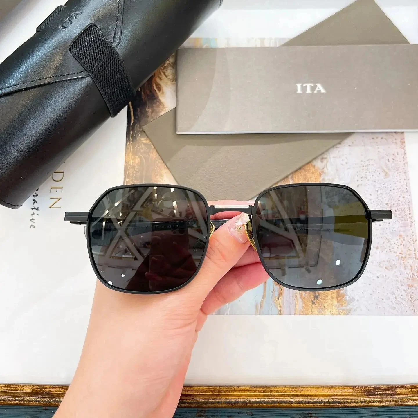 

Original LIANGCHENDITA DTS151 Fashion UV400 Polarized Men Sunglasses Luxury Top Quality Black Alloy Frame Women Couple Eyewear