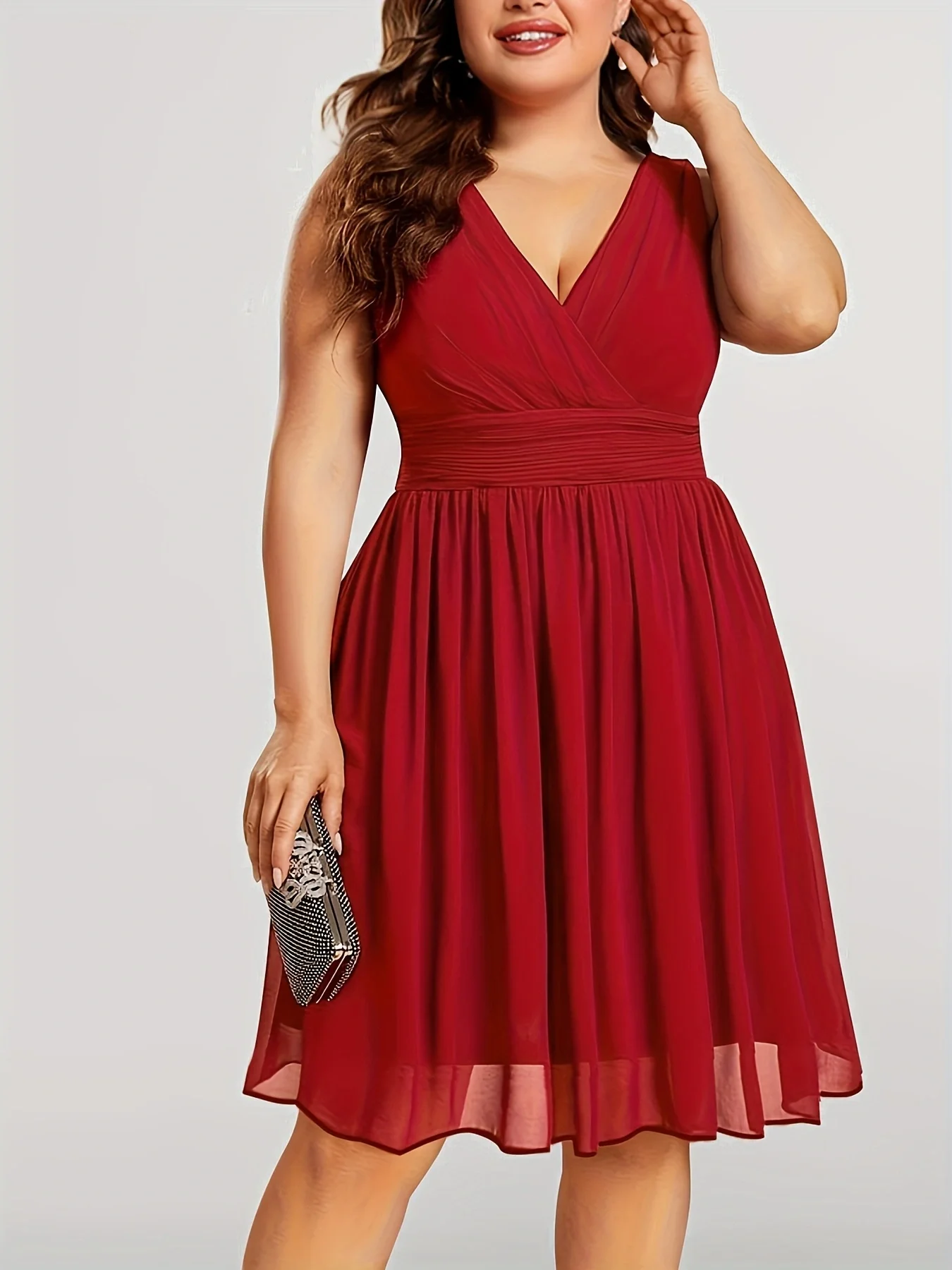 Plus Size Chiffon Sleeveless V Neck Short Bridesmaid Dress Cocktail Pleated A Line Wedding Party Dresses for Women Summer 2024