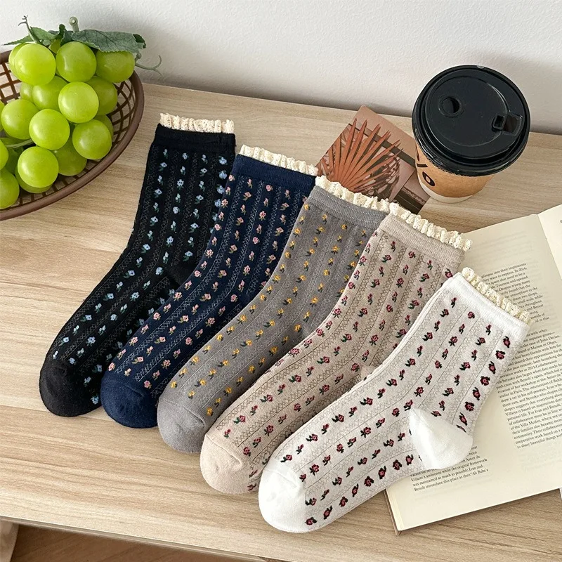 5 Paar Herbst-Winter-Socken im koreanischen Stil mit Spitze, Vintage-Blumenmuster, mittelhohe Socken mit Rüschen, Griffsocken, Baumwoll-Coquette-Socken, hohe Qualität
