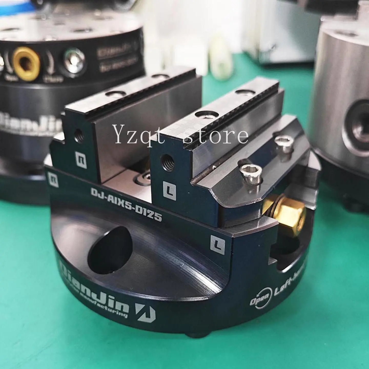 Four or five axis quick change fixture CNC machining center zero-point disc type integral self-centering concentric vice