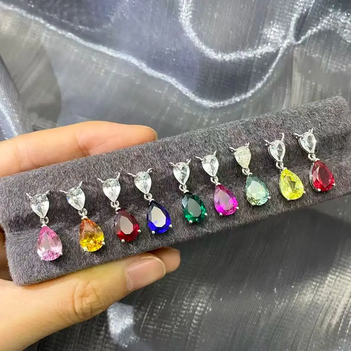 onedia-nouveau-925-argent-sterling-diverses-couleurs-laboratoire-cultive-saphir-collier-pendentif-pour-les-femmes-usage-quotidien