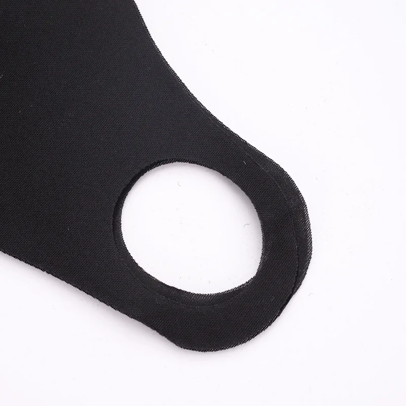 Eenvoudig zwart 3D-masker voor volwassenen met ademhalingsventiel Stijlvol, ademend, stofdicht en zonwerend gezichtsmasker