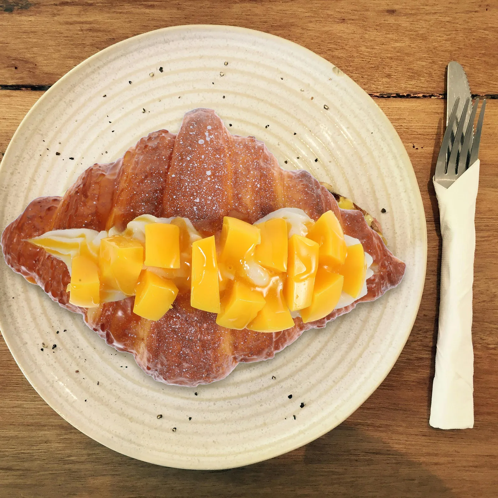 croissant-artificial-realista-em-pu-para-fotografia-adereco-para-publicidade-de-alimentos-estudio-referencia-para-desenho-e-educacao-montessori