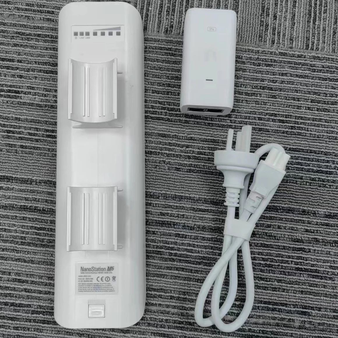 Brand new unused unpackaged NanoStation M5 NS M5 5.8G 300M high-power wireless bridge coverage monitoring, with power cord