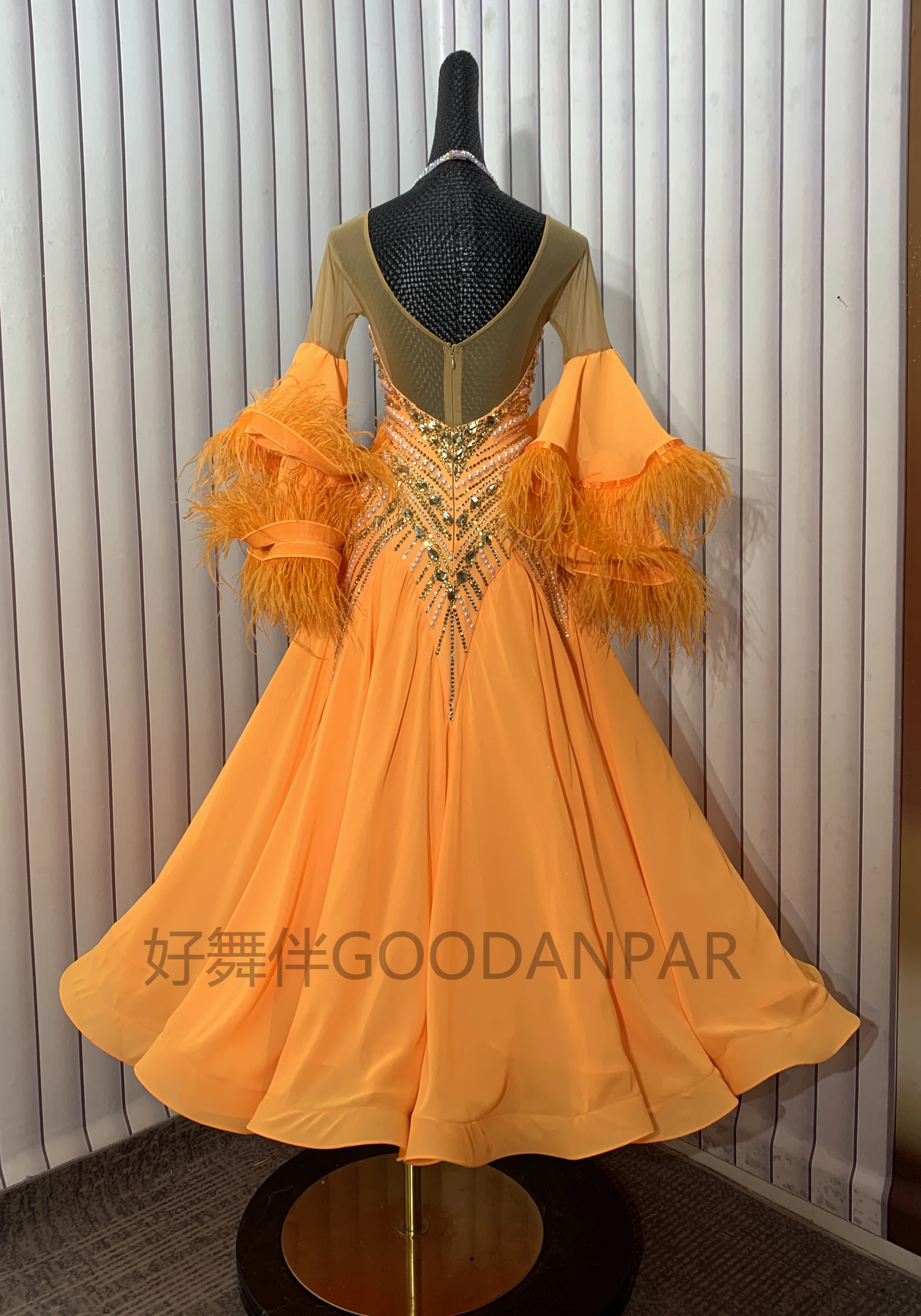 Nieuwe ballroomdansjurk Standaard dansjurk ballroomjurk voor wedstrijden moderne danskostuum oranje flare mouw