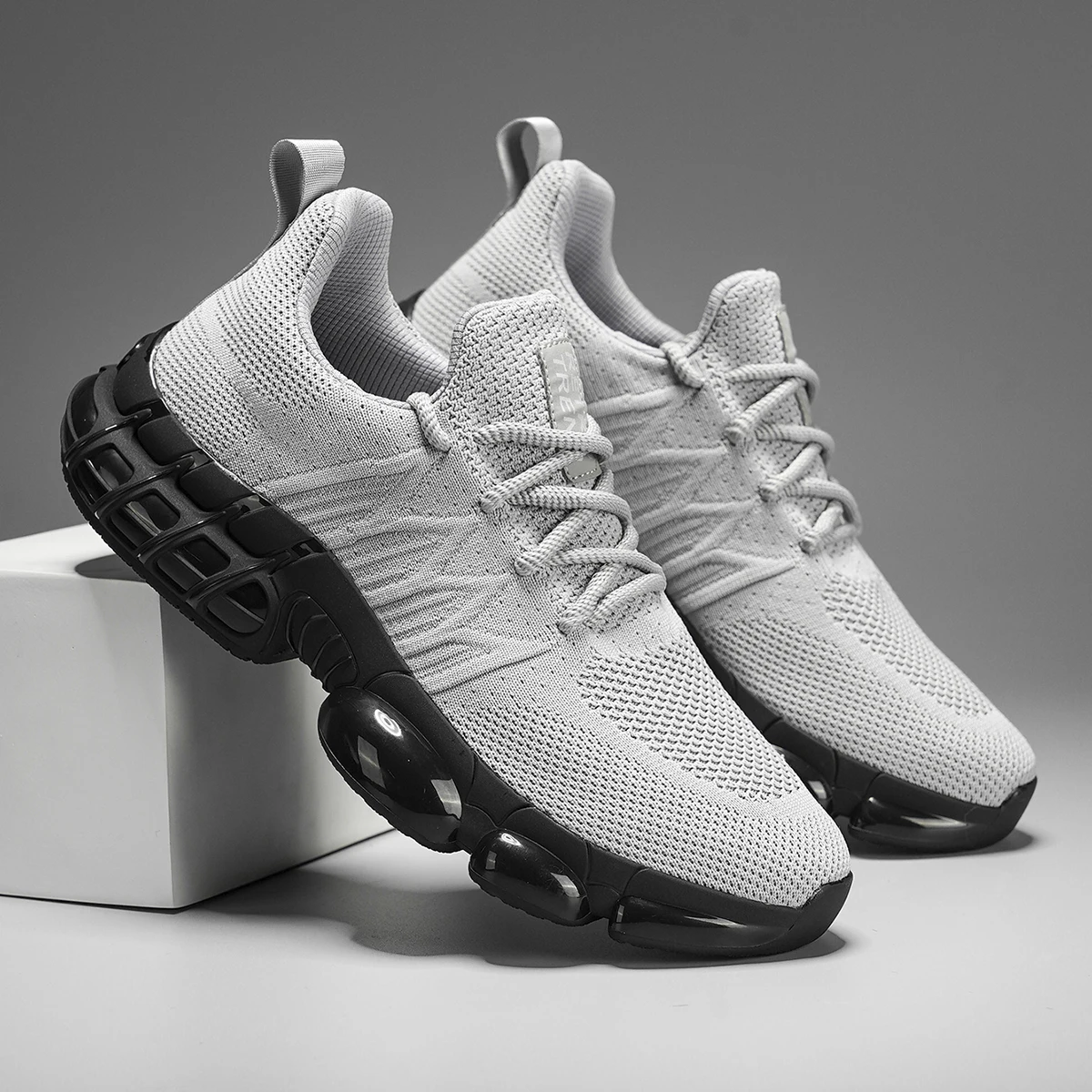 Men's Comfortable Outdoor Sneakers 2026 New Breathable Mesh Lightweight Non-Slip Soft Sole Walking Running Casual Sports Shoes