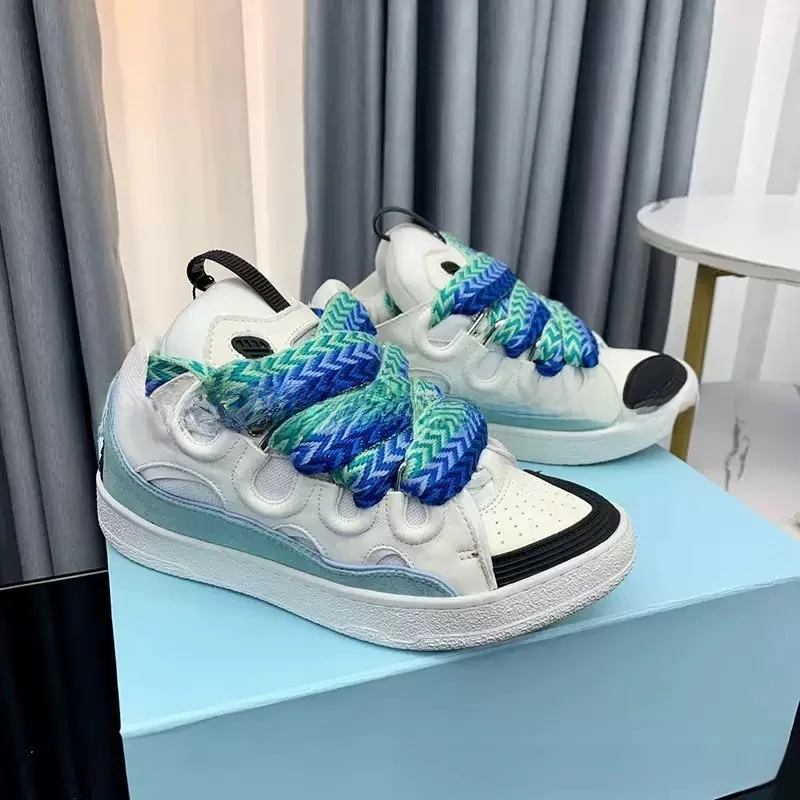 Zapatos cómodos de Skate de tacón alto, zapatos deportivos informales con parte inferior gruesa para papá, nuevo estilo camboyano vietnamita, sin cordones