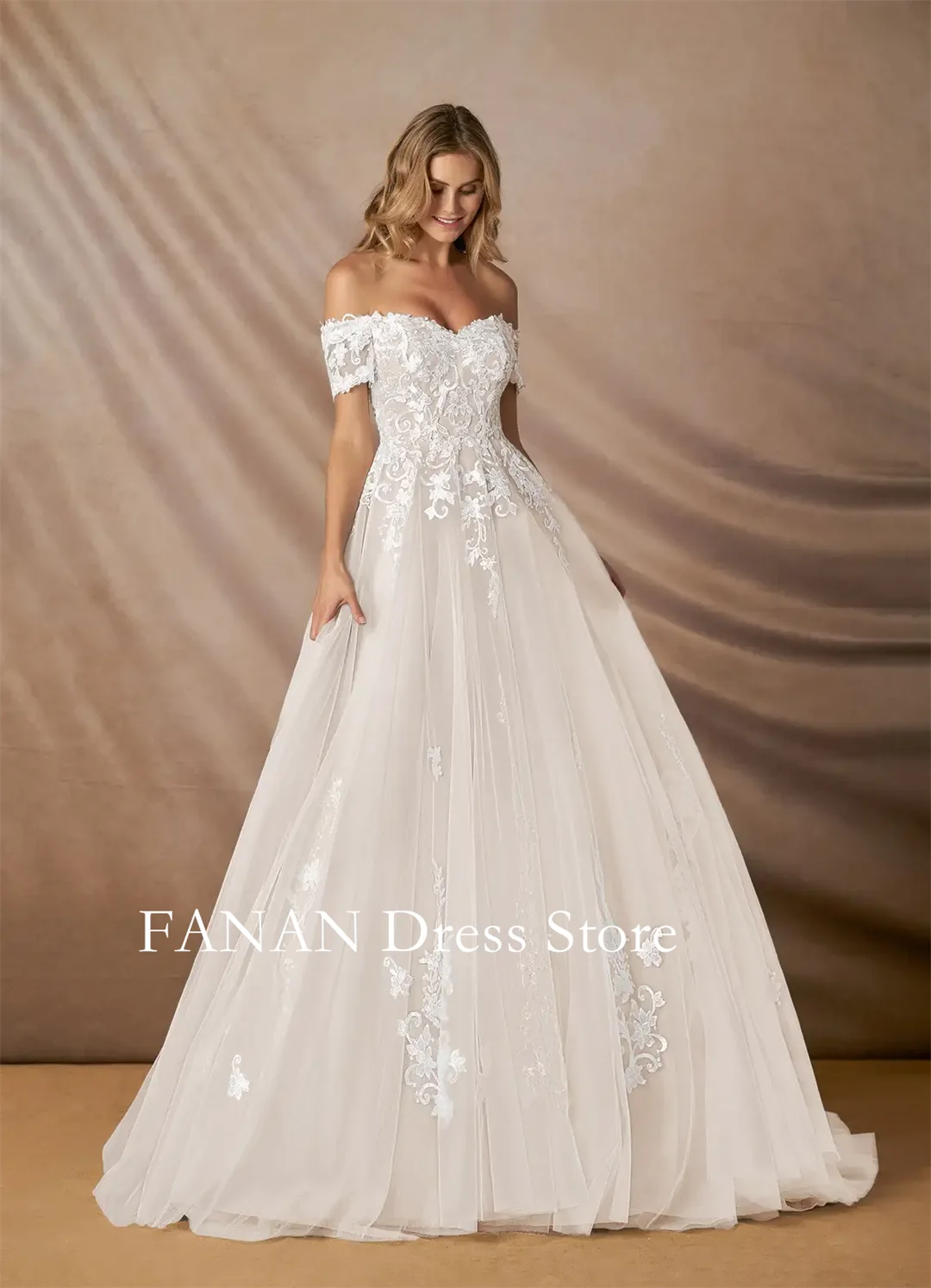 Fanan Diamond White Champagne Ball-Gown Off the Shoulder Tulle Customized Wedding Gown Elegant Wedding Dresses without Sleeves