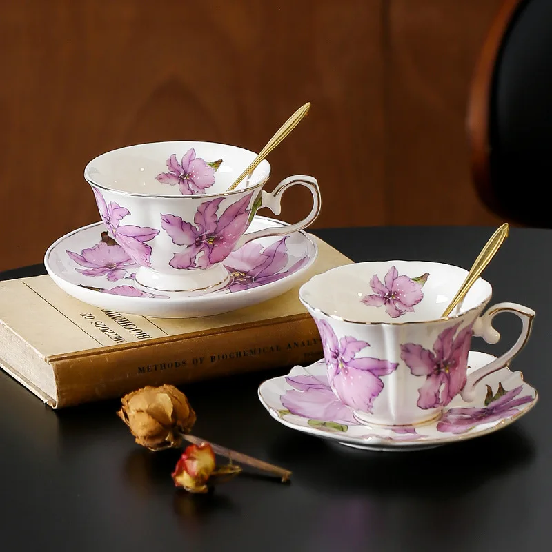 200ml Creative Lily Coffee Cup and Saucer Ceramic Gold-Plated Mug Home Floral Breakfast Milk Mug Afternoon Tea Coffee Cup Gifts