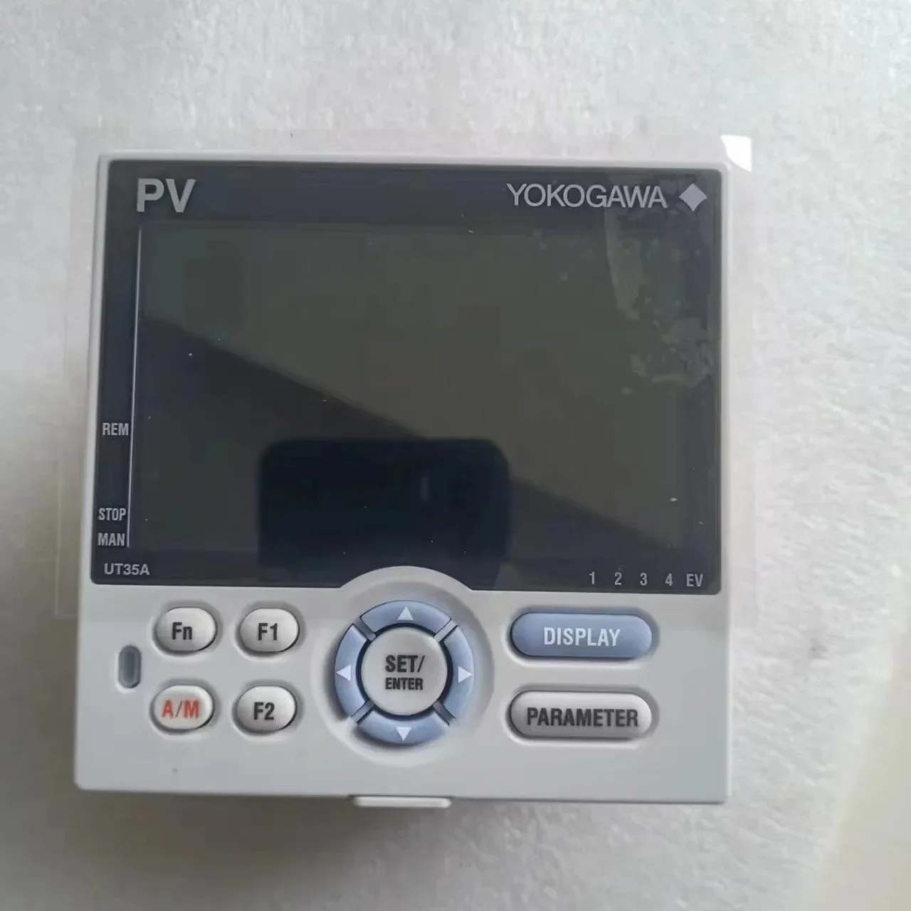 Yokogawa UT35A Temperature Control Controller High Precision Measurement Auto-ranging Temperature Meter