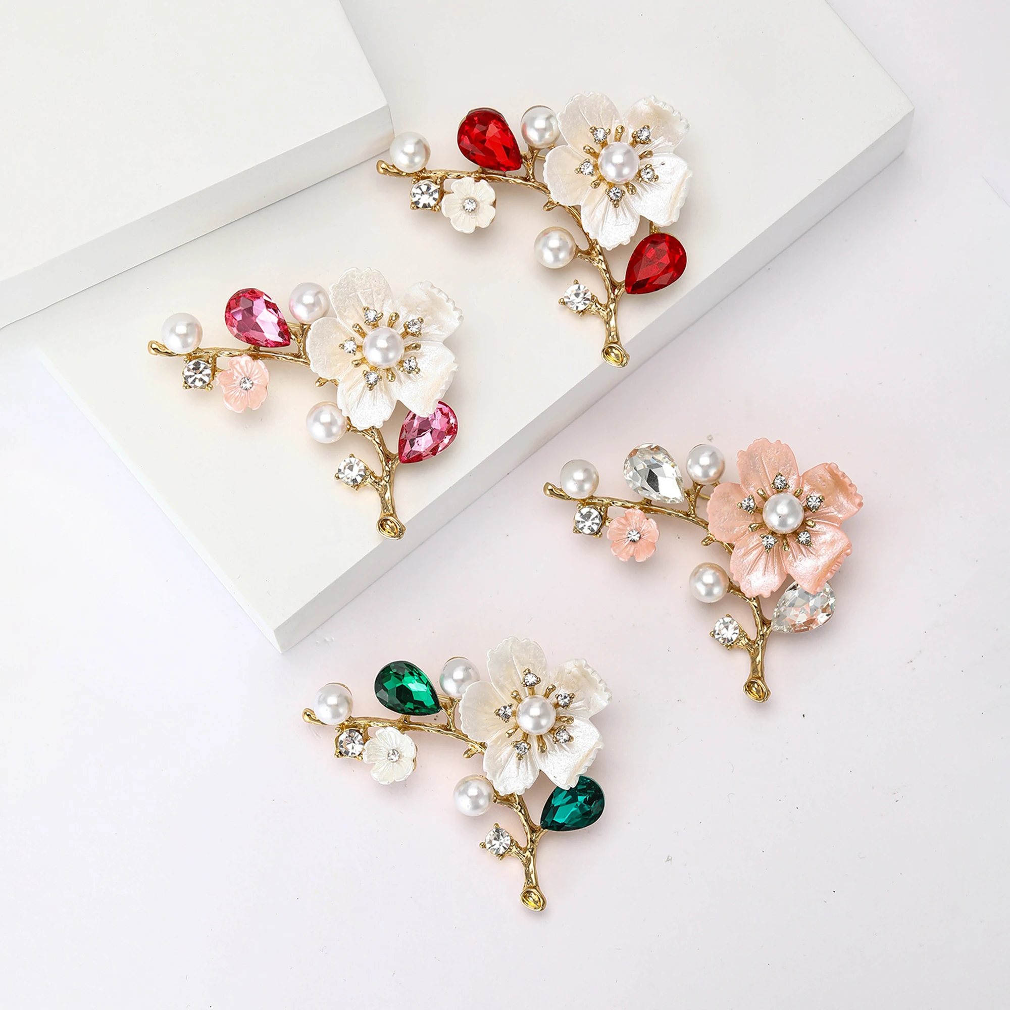 New Rhinestone Large Plum Blossom Branch Pins for Women Unisex Pearl Plant Brooches Event Party Decoration Clothes Accessories