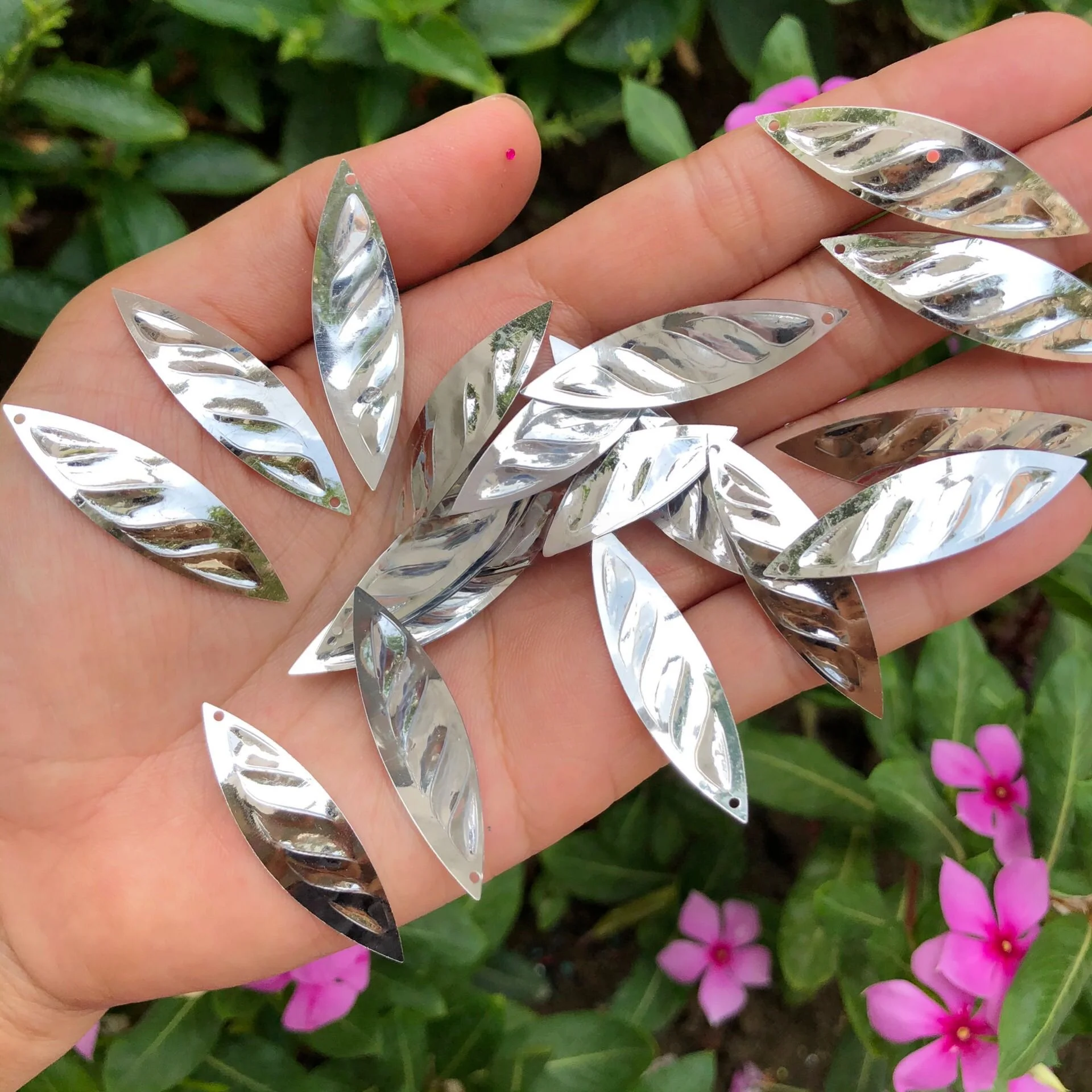 50g Tree Leaf Paillettes for Dance Costume Decoration DIY Craft Materials loosen Sequins 10*38mm Edge Hole Leaf Sequins