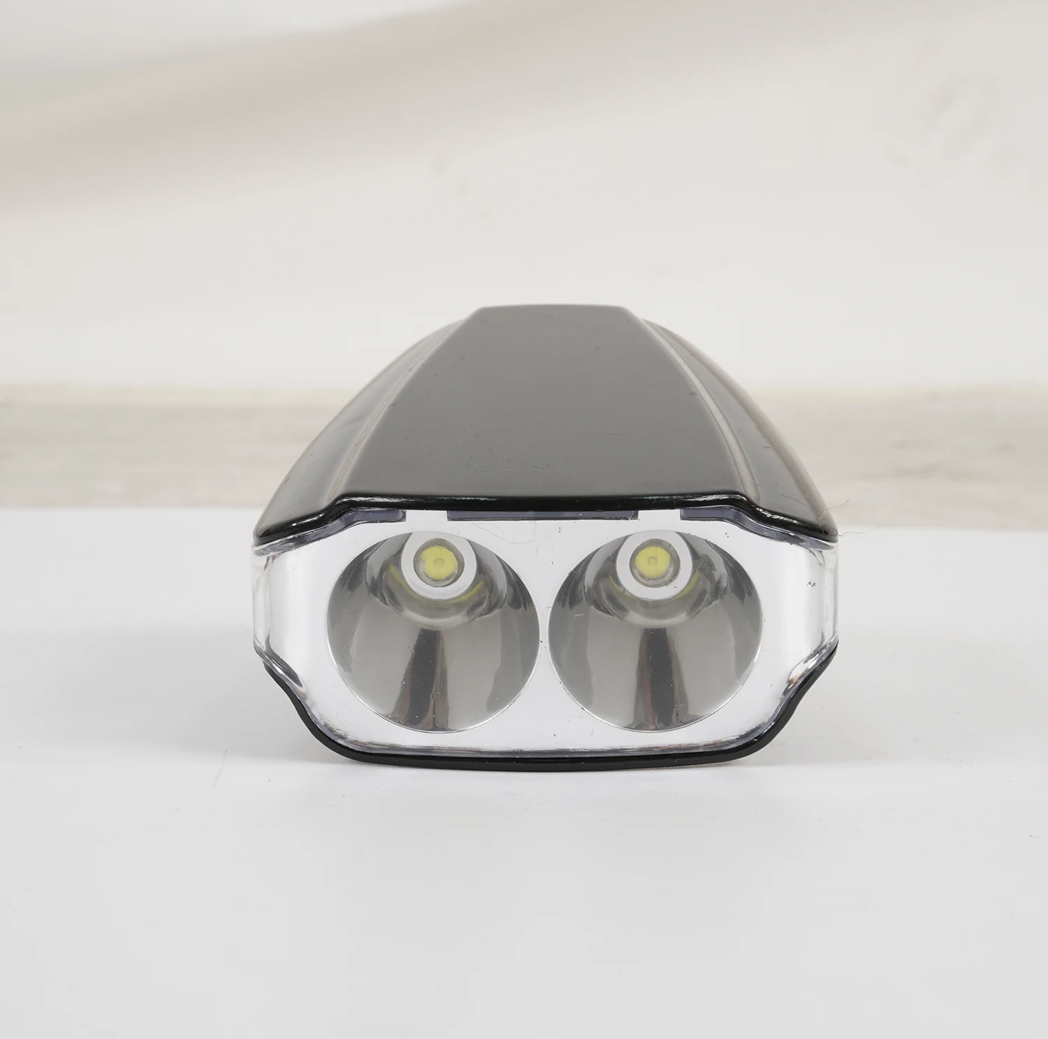 

Electric Bike LED Headlight 12V-60V Waterproof Bike Front Light 3 Pin Connector for Night Riding