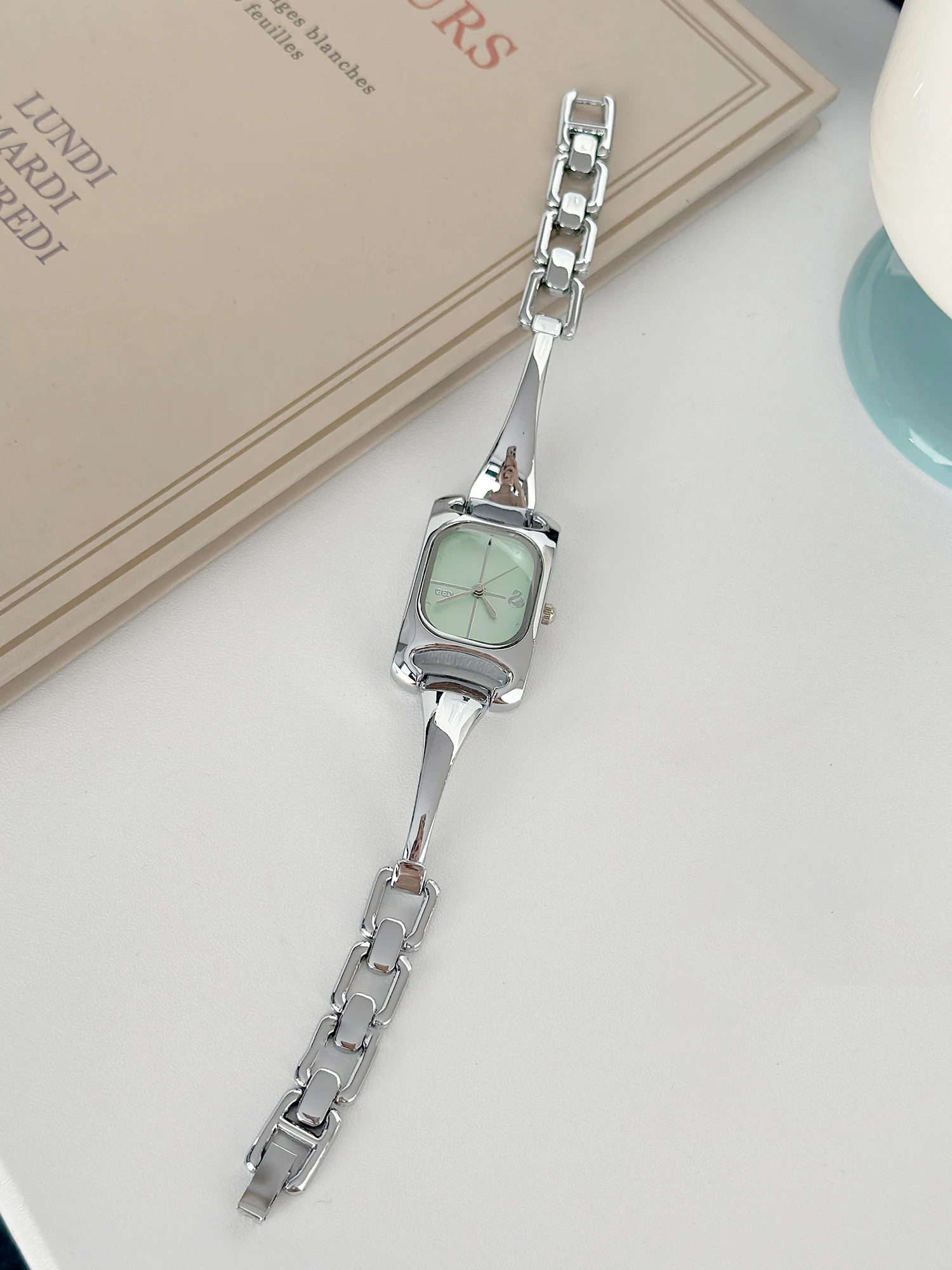 GEDI プレミアムブティックウォッチ女性用ステンレススチー - Women'S Fashion Boutique のレビューと価格