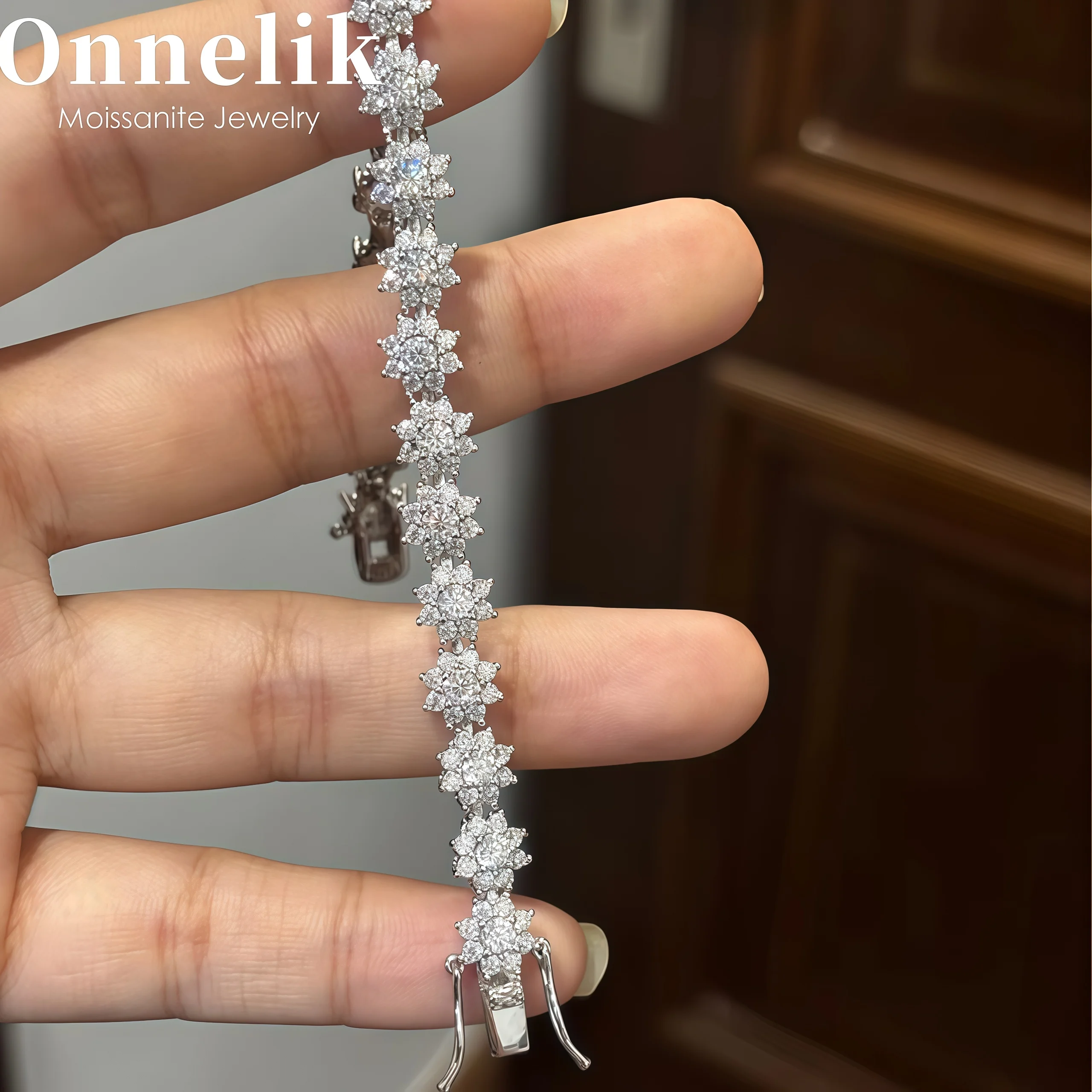 

Onnelik Eight-Pointed Star Bracelet S925 Sterling Silver Full Moissanite Tennis Chain Unique Luxury Party Jewelry for Women Gift