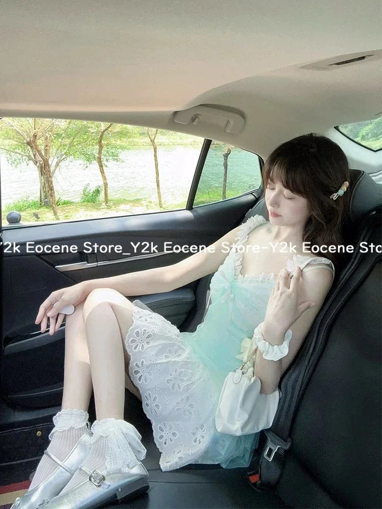 الحلو الأزرق الأبيض جديد قطعتين مجموعة النساء السباغيتي حزام الدانتيل المرقعة فستان البدلة كوريا موضة القوس عطلة الشاطئ الزي 2025