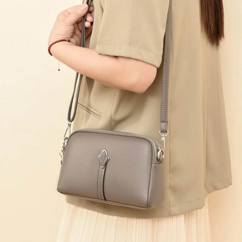 

Vintage Inspired Leather Messenger Bag For Women With Crossbody Strap For Practical Daily Use