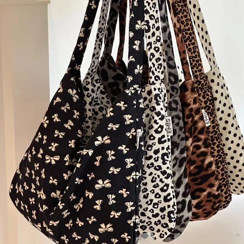 여성용 크로스백 캐주얼 패션 일본식 인스 휴대폰 가벼운 천 단어 여성용 대용량 크로스백 크로스백 크로스백 크로스백 크로스백 