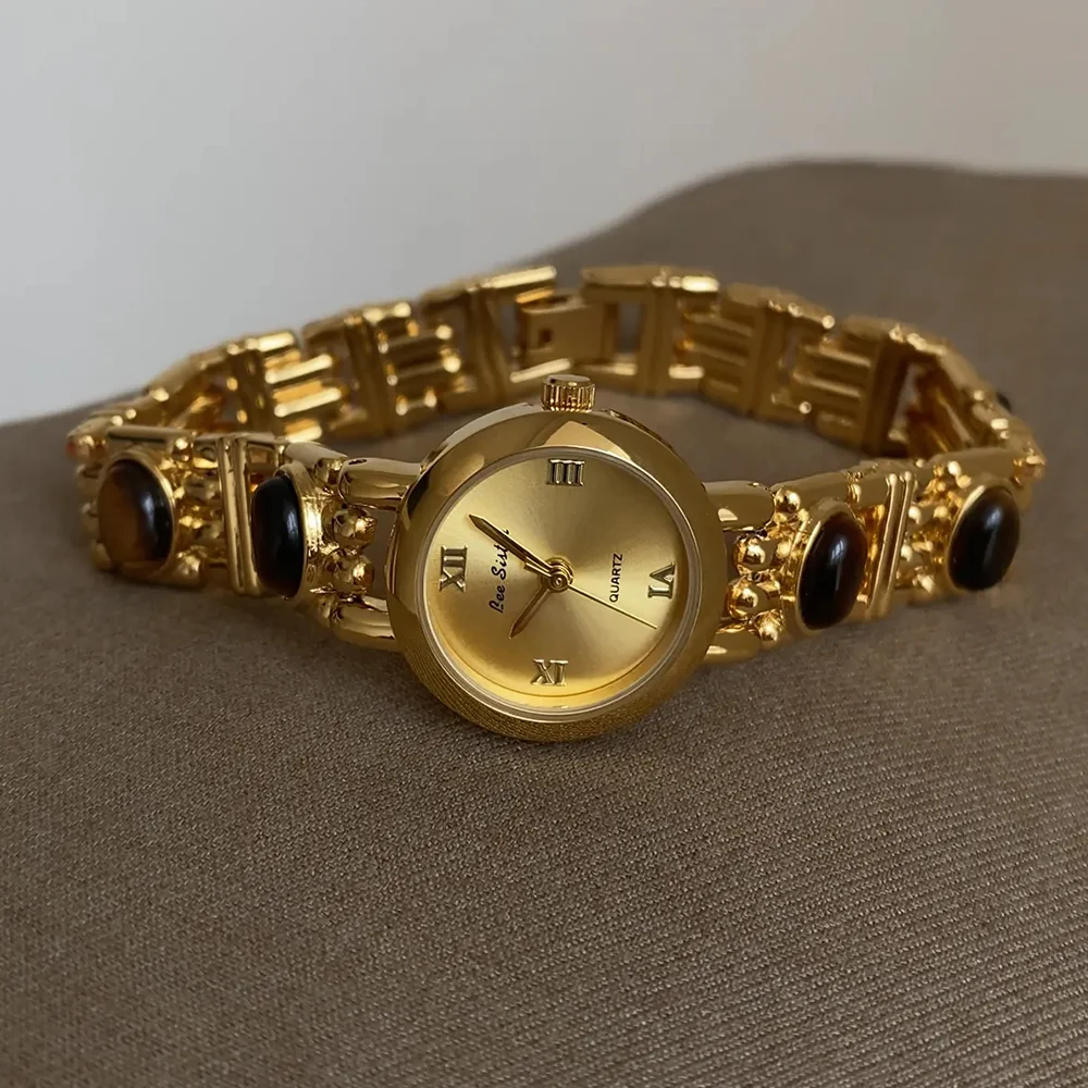 ใหม่ High-end Luxury Gold นาฬิกากันน้ํา Retro แฟชั่นฝังอัญมณีเพชรควอตซ์นาฬิกาผู้หญิงอุปกรณ์เสริมของขวัญ