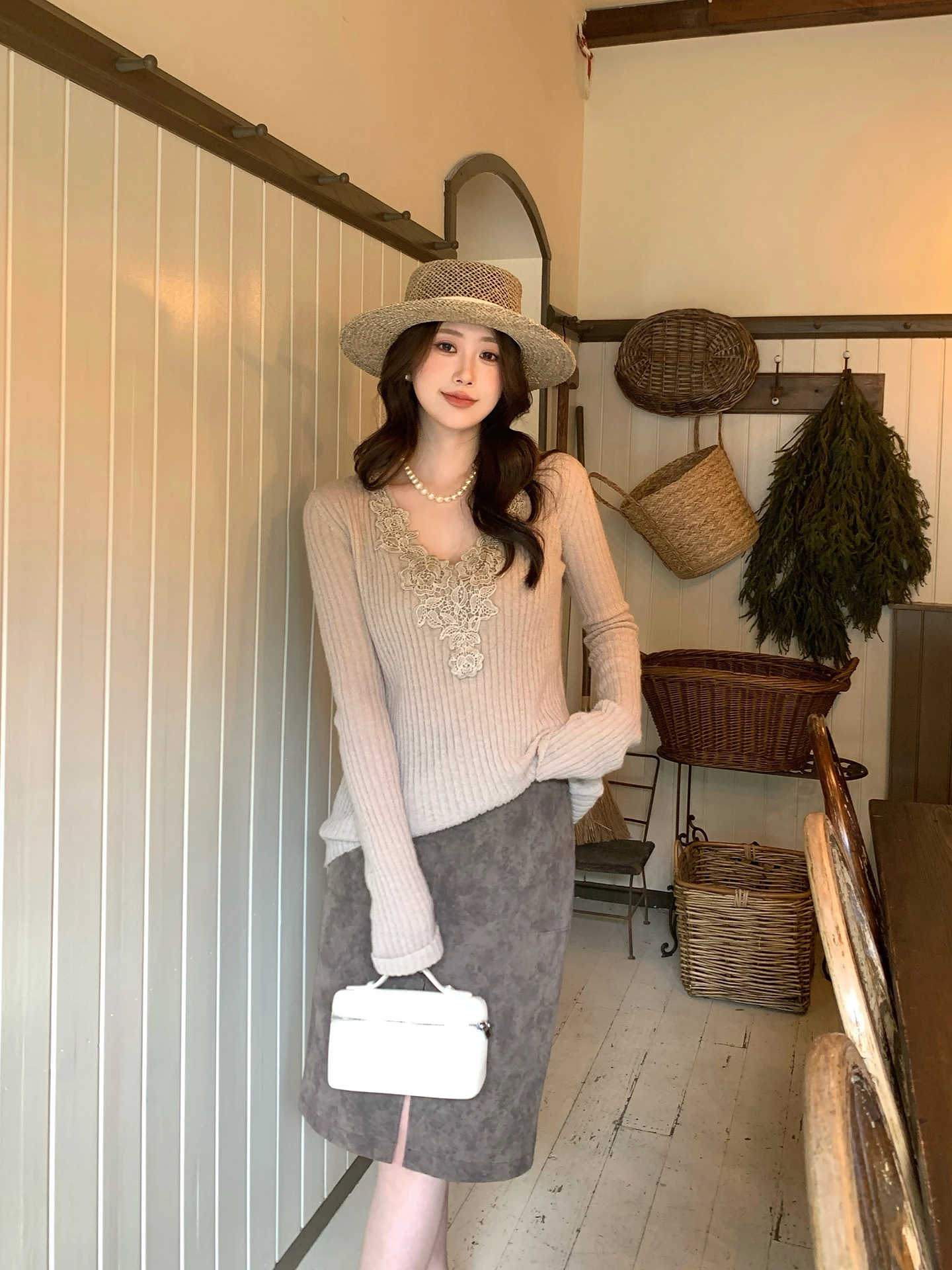 

Chuqing Independent Korean Style Slimming Suede Split High Waist Midi Skirt Women's Spring Fashion Urban Commute Skirts