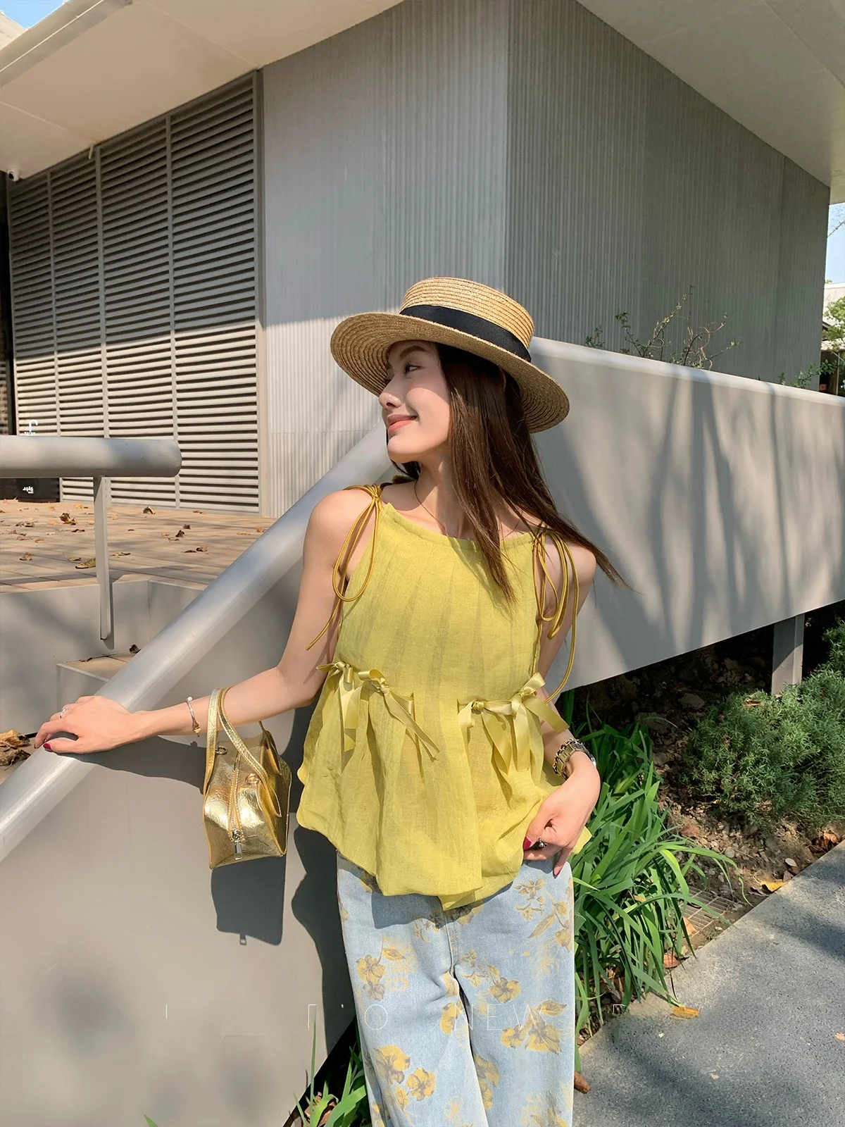 

Yellow Bowknot Pleated Hanging Ne Vest Women's Svel Slimming Top Knot Summer New Sle Fro for Younger Look