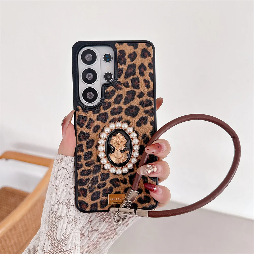 

Cute Pearl Girl Epoxy Gliiter Sequins Phone Case For Samsung S26 S23 S24 S25 Ultra Cover with Chain Korean Cases For Galaxy S26