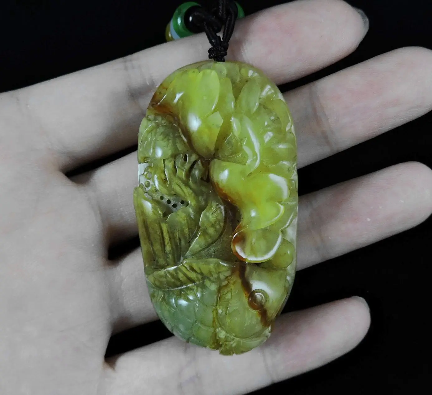 Рисунок 4 - Ювелирные изделия из нефрита