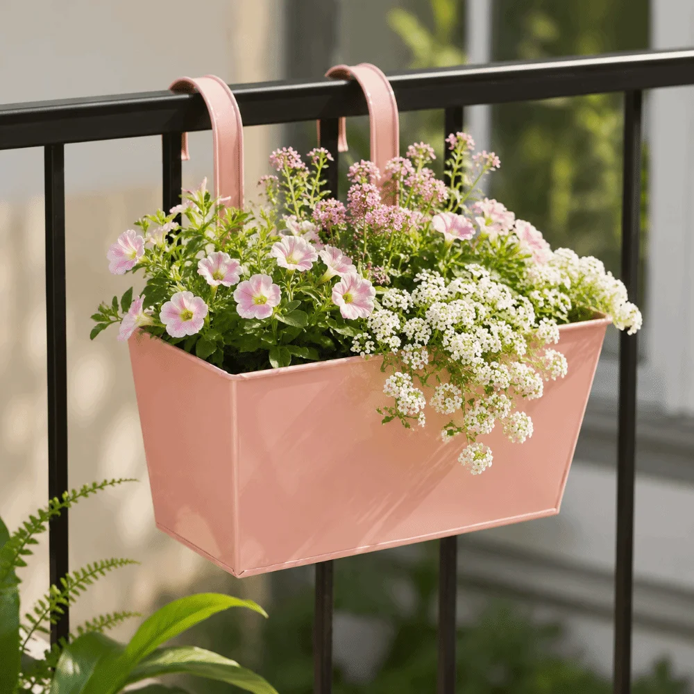 Ornament Outdoor Plants Planter Metal Iron Window Box Fence Buckets Weather-Resistant Wall Mount Window Box Balcony
