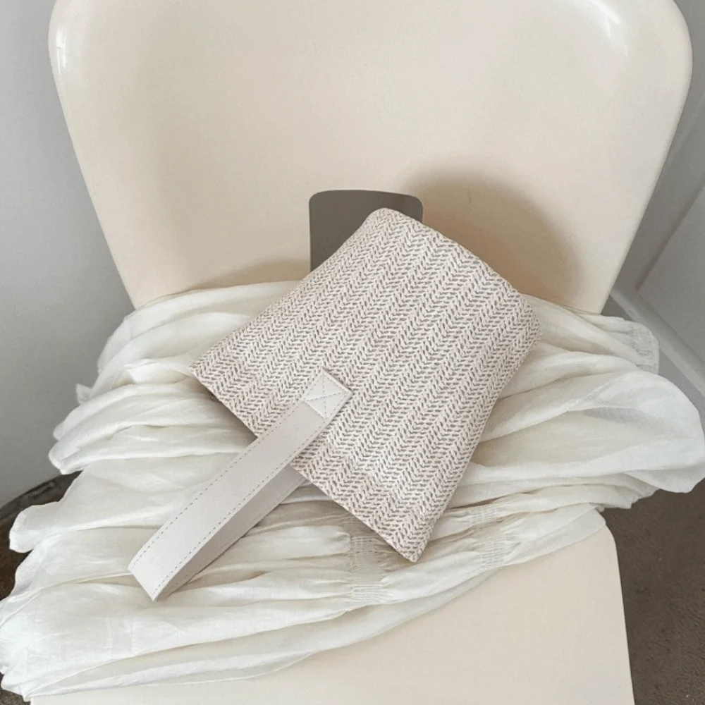 

Cute PU Straw Bucket Bag Korean Style Solid Color Woven Handbag Handheld Zipper Small Phone Bag Outdoor